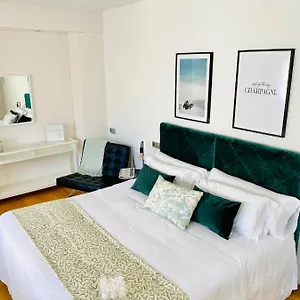 Carbonell Hotel